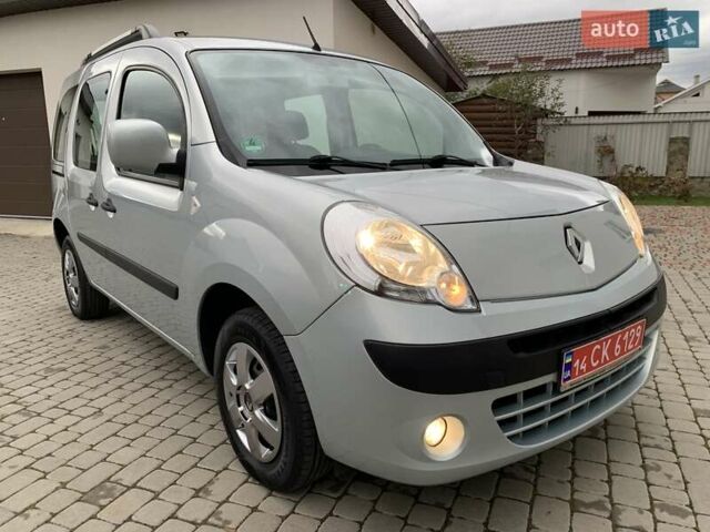 Рено Кєнгу 2010 у Івано-Франківську на Automoto.ua Сірий Рено Кєнгу, об'ємом двигуна 1.6 л та пробігом 220 тис. км за 7700 $, фото 13 на Automoto.ua