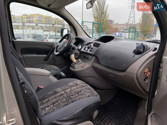 Серый Рено Кенгу, объемом двигателя 1.46 л и пробегом 190 тыс. км за 8200 $, фото 14 на Automoto.ua