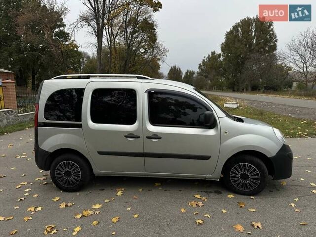Рено Кенгу 2010 в Красноград на Automoto.ua Серый Рено Кенгу, объемом двигателя 1.5 л и пробегом 217 тыс. км за 6400 $, фото 4 на Automoto.ua