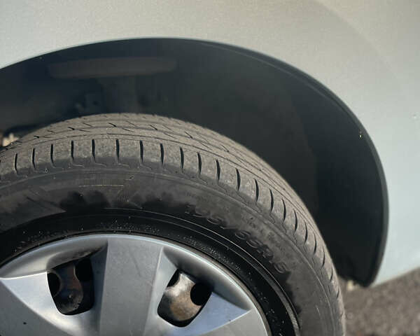 Серый Рено Кенгу, объемом двигателя 1.5 л и пробегом 239 тыс. км за 8000 $, фото 19 на Automoto.ua