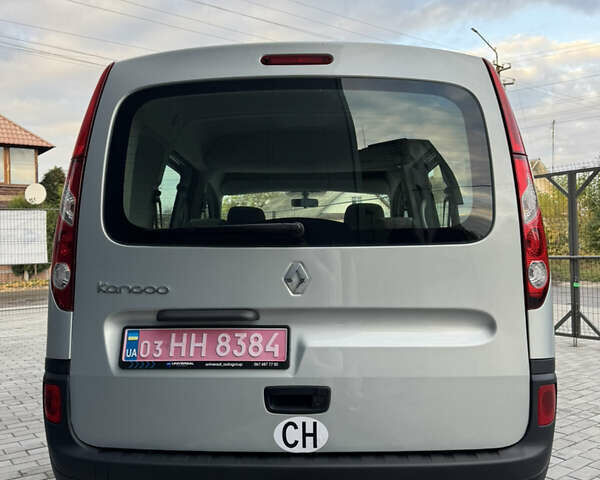 Рено Кенгу 2010 в Ровно на Automoto.ua Серый Рено Кенгу, объемом двигателя 1.5 л и пробегом 220 тыс. км за 8499 $, фото 16 на Automoto.ua