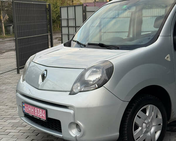 Рено Кенгу 2010 в Ровно на Automoto.ua Серый Рено Кенгу, объемом двигателя 1.5 л и пробегом 220 тыс. км за 8499 $, фото 12 на Automoto.ua