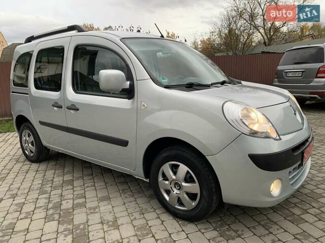 Рено Кєнгу 2010 у Івано-Франківську на Automoto.ua Сірий Рено Кєнгу, об'ємом двигуна 1.6 л та пробігом 220 тис. км за 7700 $, фото 2 на Automoto.ua