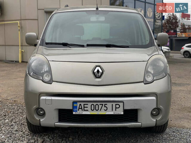 Серый Рено Кенгу, объемом двигателя 1.46 л и пробегом 190 тыс. км за 8200 $, фото 4 на Automoto.ua