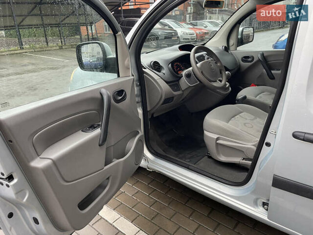 Сірий Рено Кєнгу, об'ємом двигуна 1.5 л та пробігом 243 тис. км за 7700 $, фото 17 на Automoto.ua