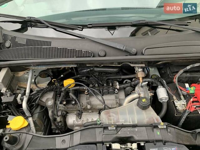 Рено Кєнгу 2010 у Івано-Франківську на Automoto.ua Сірий Рено Кєнгу, об'ємом двигуна 1.6 л та пробігом 220 тис. км за 7700 $, фото 74 на Automoto.ua