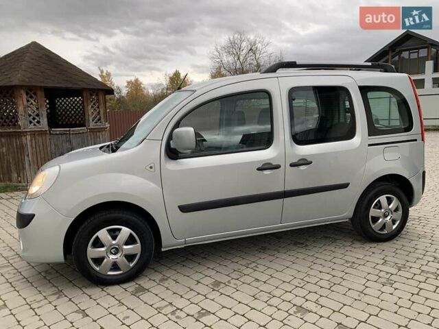 Рено Кєнгу 2010 у Івано-Франківську на Automoto.ua Сірий Рено Кєнгу, об'ємом двигуна 1.6 л та пробігом 220 тис. км за 7700 $, фото 5 на Automoto.ua