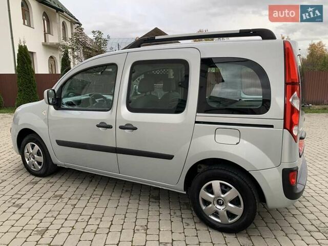 Рено Кєнгу 2010 у Івано-Франківську на Automoto.ua Сірий Рено Кєнгу, об'ємом двигуна 1.6 л та пробігом 220 тис. км за 7700 $, фото 3 на Automoto.ua