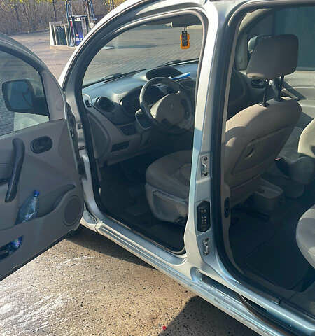 Серый Рено Кенгу, объемом двигателя 1.5 л и пробегом 239 тыс. км за 8000 $, фото 29 на Automoto.ua