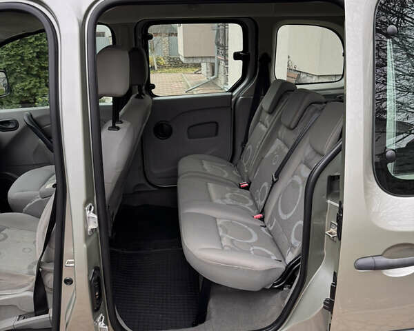 Серый Рено Кенгу, объемом двигателя 1.46 л и пробегом 137 тыс. км за 7500 $, фото 16 на Automoto.ua