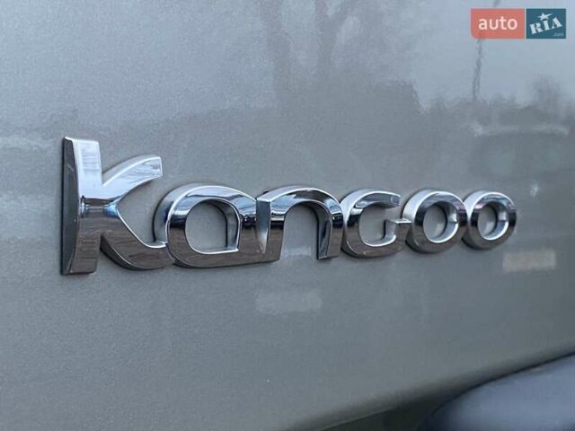 Серый Рено Кенгу, объемом двигателя 1.46 л и пробегом 231 тыс. км за 8200 $, фото 18 на Automoto.ua