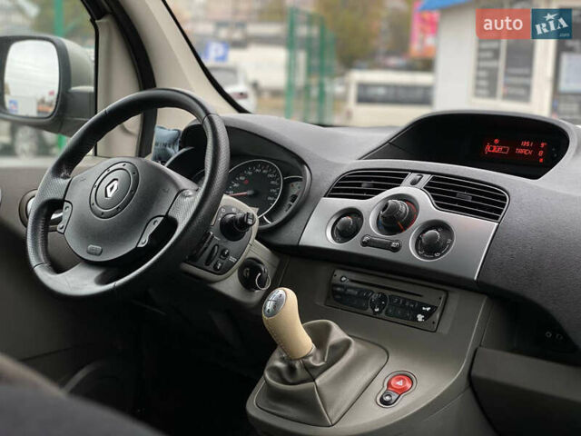 Серый Рено Кенгу, объемом двигателя 1.46 л и пробегом 190 тыс. км за 8200 $, фото 12 на Automoto.ua