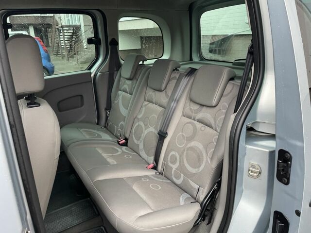 Сірий Рено Кєнгу, об'ємом двигуна 1.5 л та пробігом 243 тис. км за 7700 $, фото 5 на Automoto.ua