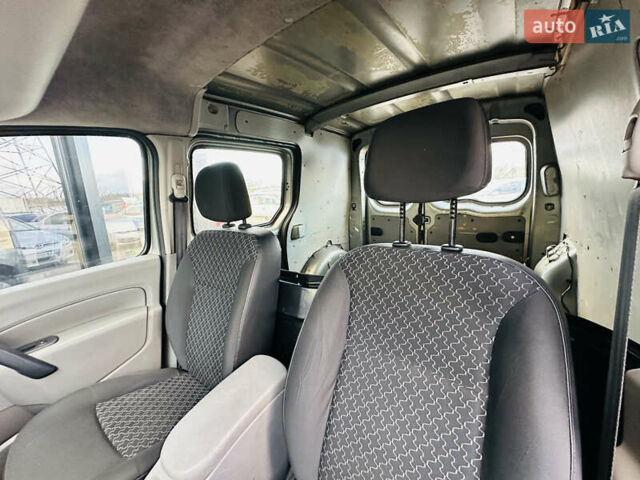 Сірий Рено Кєнгу, об'ємом двигуна 1.5 л та пробігом 302 тис. км за 5800 $, фото 12 на Automoto.ua