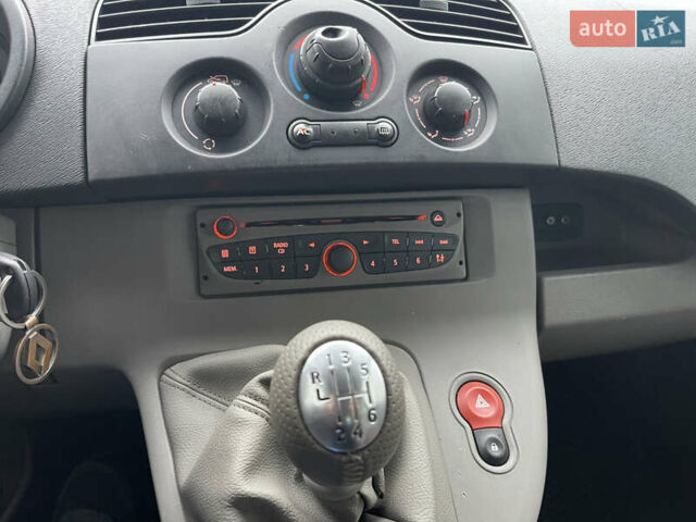 Сірий Рено Кєнгу, об'ємом двигуна 1.5 л та пробігом 243 тис. км за 7700 $, фото 18 на Automoto.ua