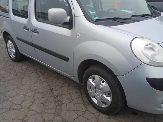 Сірий Рено Кєнгу, об'ємом двигуна 1.5 л та пробігом 223 тис. км за 7500 $, фото 1 на Automoto.ua