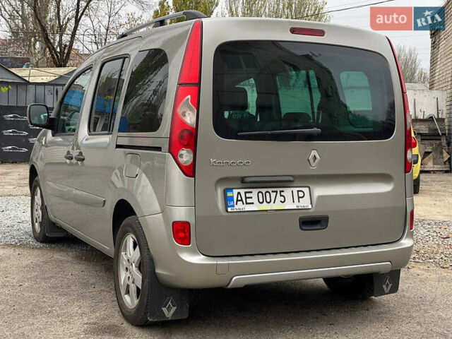 Серый Рено Кенгу, объемом двигателя 1.46 л и пробегом 190 тыс. км за 8200 $, фото 7 на Automoto.ua