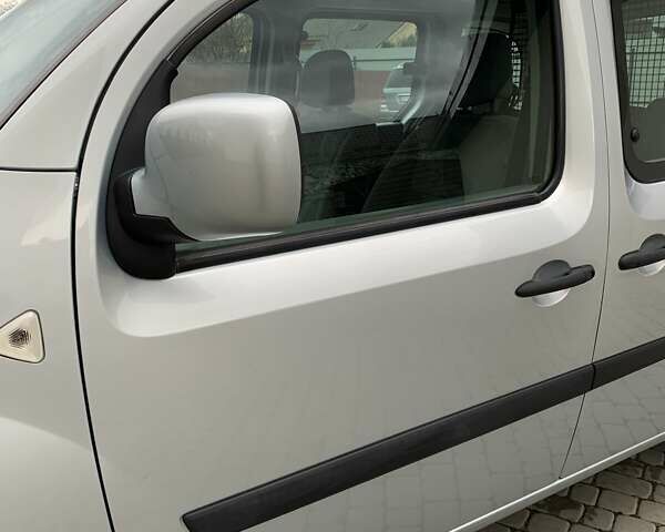 Рено Кєнгу 2010 у Івано-Франківську на Automoto.ua Сірий Рено Кєнгу, об'ємом двигуна 1.6 л та пробігом 220 тис. км за 7700 $, фото 27 на Automoto.ua