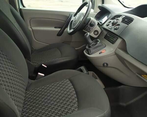 Серый Рено Кенгу, объемом двигателя 1.6 л и пробегом 187 тыс. км за 7500 $, фото 7 на Automoto.ua