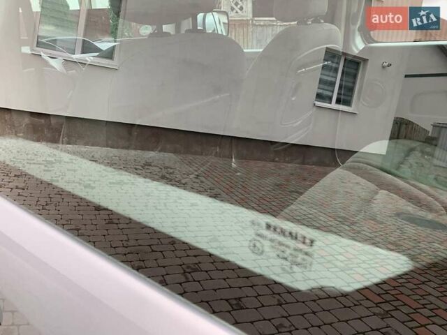 Рено Кєнгу 2010 у Івано-Франківську на Automoto.ua Сірий Рено Кєнгу, об'ємом двигуна 1.6 л та пробігом 220 тис. км за 7700 $, фото 36 на Automoto.ua