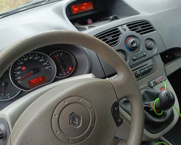 Серый Рено Кенгу, объемом двигателя 1.5 л и пробегом 204 тыс. км за 6400 $, фото 7 на Automoto.ua