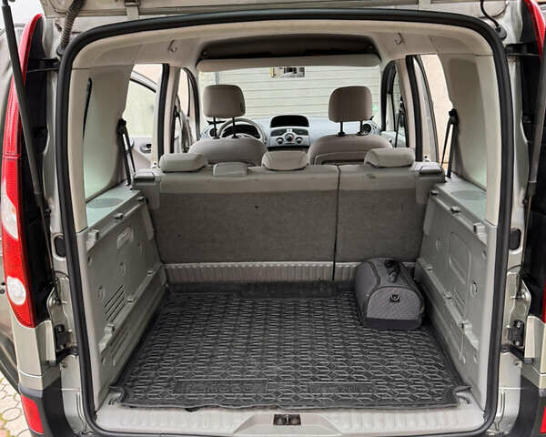 Серый Рено Кенгу, объемом двигателя 1.46 л и пробегом 137 тыс. км за 7500 $, фото 22 на Automoto.ua