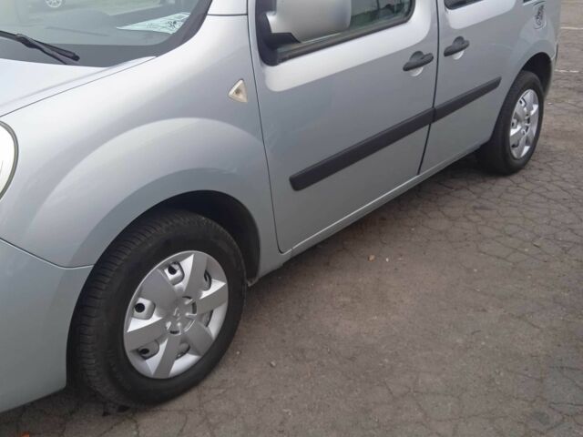 Сірий Рено Кєнгу, об'ємом двигуна 1.5 л та пробігом 223 тис. км за 7500 $, фото 2 на Automoto.ua