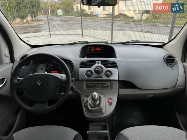 Рено Кенгу 2010 в Ровно на Automoto.ua Серый Рено Кенгу, объемом двигателя 1.5 л и пробегом 220 тыс. км за 8499 $, фото 38 на Automoto.ua