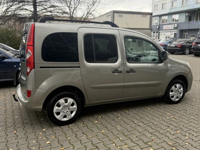 Серый Рено Кенгу, объемом двигателя 1.5 л и пробегом 233 тыс. км за 7400 $, фото 6 на Automoto.ua