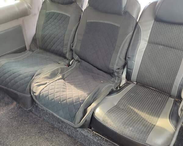 Серый Рено Кенгу, объемом двигателя 1.5 л и пробегом 290 тыс. км за 4800 $, фото 6 на Automoto.ua