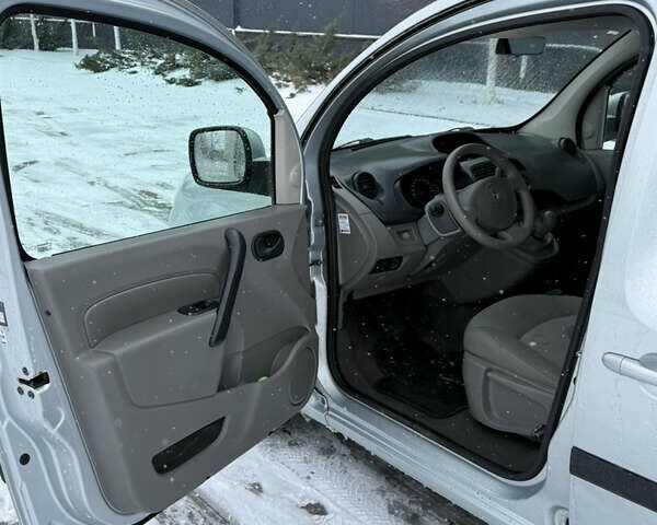 Серый Рено Кенгу, объемом двигателя 1.5 л и пробегом 258 тыс. км за 8400 $, фото 33 на Automoto.ua