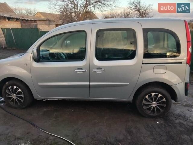 Серый Рено Кенгу, объемом двигателя 1.46 л и пробегом 295 тыс. км за 6300 $, фото 2 на Automoto.ua