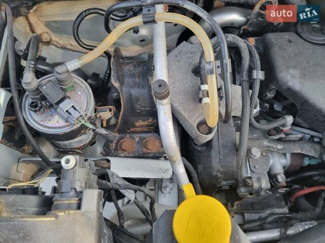 Рено Кенгу 2011 в Луцке на Automoto.ua Серый Рено Кенгу, объемом двигателя 1.46 л и пробегом 190 тыс. км за 7500 $, фото 16 на Automoto.ua