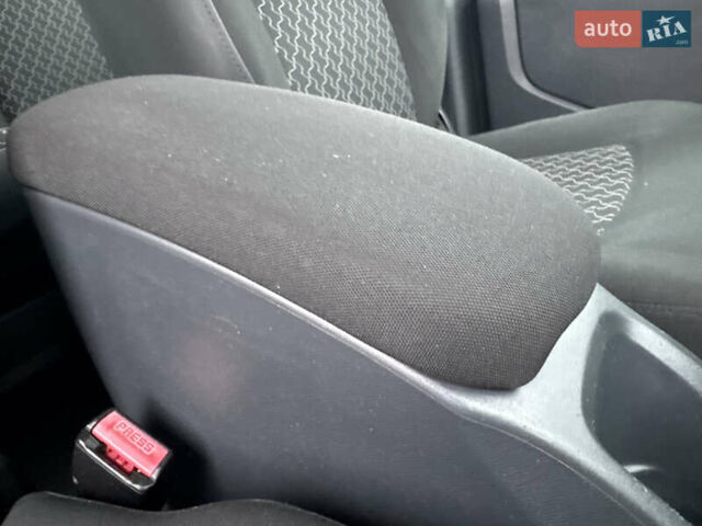 Сірий Рено Кєнгу, об'ємом двигуна 1.5 л та пробігом 220 тис. км за 9600 $, фото 31 на Automoto.ua
