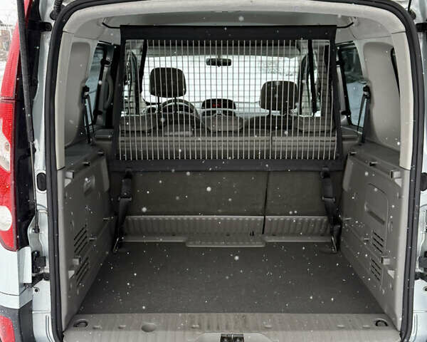 Серый Рено Кенгу, объемом двигателя 1.5 л и пробегом 258 тыс. км за 8400 $, фото 28 на Automoto.ua