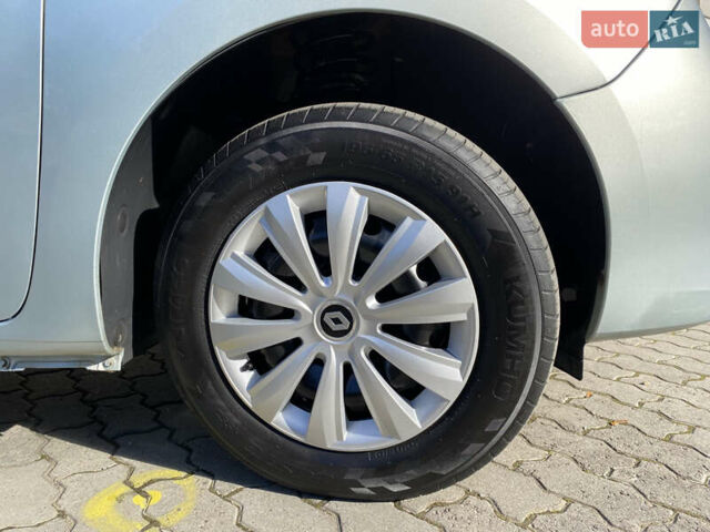 Рено Кєнгу 2011 у Івано-Франківську на Automoto.ua Сірий Рено Кєнгу, об'ємом двигуна 1.46 л та пробігом 250 тис. км за 7999 $, фото 29 на Automoto.ua