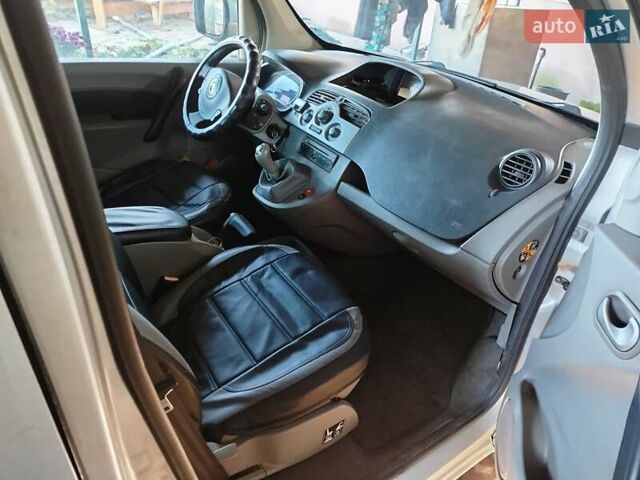 Рено Кєнгу 2011 у Краматорске на Automoto.ua Сірий Рено Кєнгу, об'ємом двигуна 1.5 л та пробігом 270 тис. км за 8900 $, фото 9 на Automoto.ua