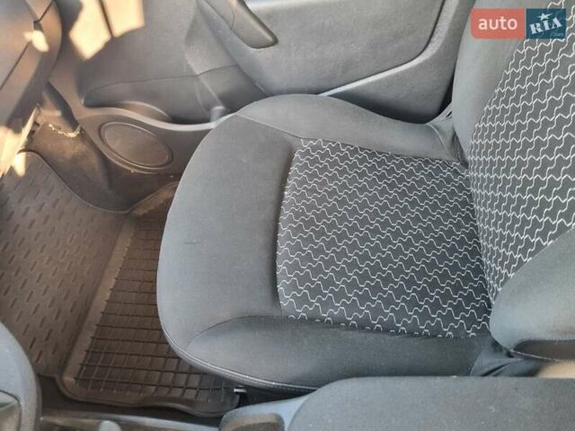 Рено Кенгу 2011 в Луцке на Automoto.ua Серый Рено Кенгу, объемом двигателя 1.46 л и пробегом 190 тыс. км за 7500 $, фото 23 на Automoto.ua