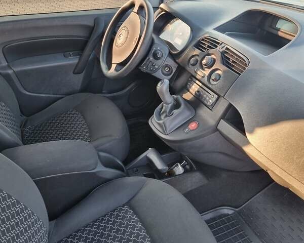 Рено Кенгу 2011 в Луцке на Automoto.ua Серый Рено Кенгу, объемом двигателя 1.46 л и пробегом 190 тыс. км за 7500 $, фото 35 на Automoto.ua