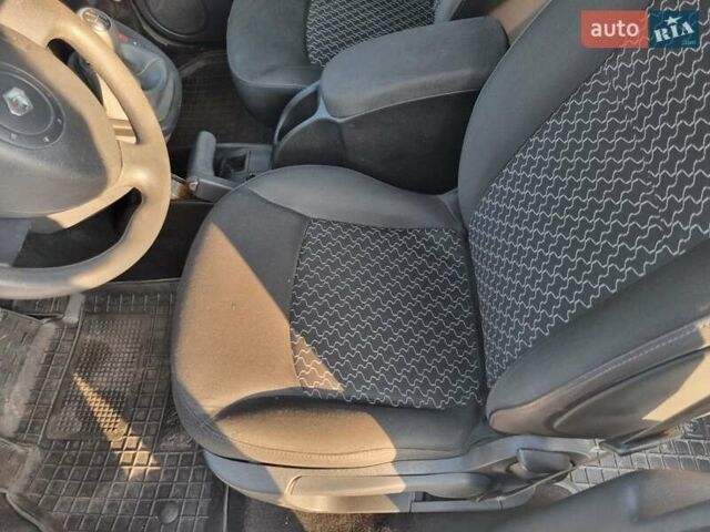 Рено Кенгу 2011 в Луцке на Automoto.ua Серый Рено Кенгу, объемом двигателя 1.46 л и пробегом 190 тыс. км за 7500 $, фото 24 на Automoto.ua