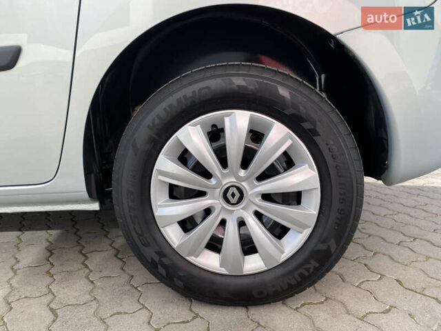 Рено Кєнгу 2011 у Івано-Франківську на Automoto.ua Сірий Рено Кєнгу, об'ємом двигуна 1.46 л та пробігом 250 тис. км за 7999 $, фото 27 на Automoto.ua