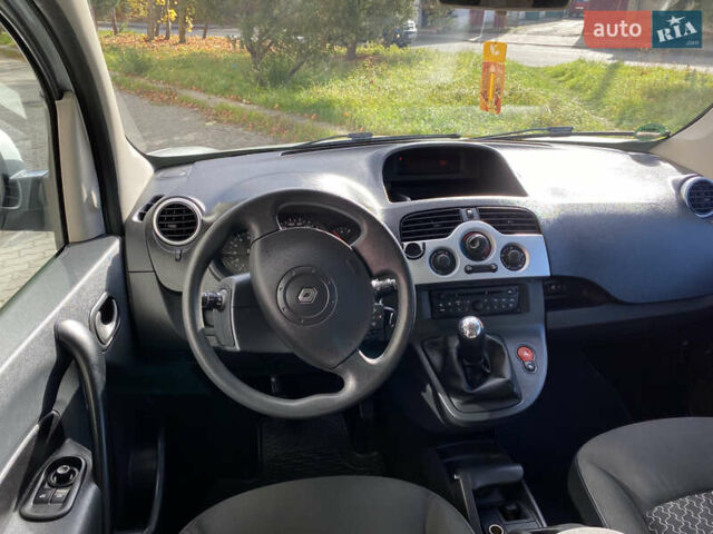 Рено Кєнгу 2011 у Івано-Франківську на Automoto.ua Сірий Рено Кєнгу, об'ємом двигуна 1.46 л та пробігом 250 тис. км за 7999 $, фото 33 на Automoto.ua