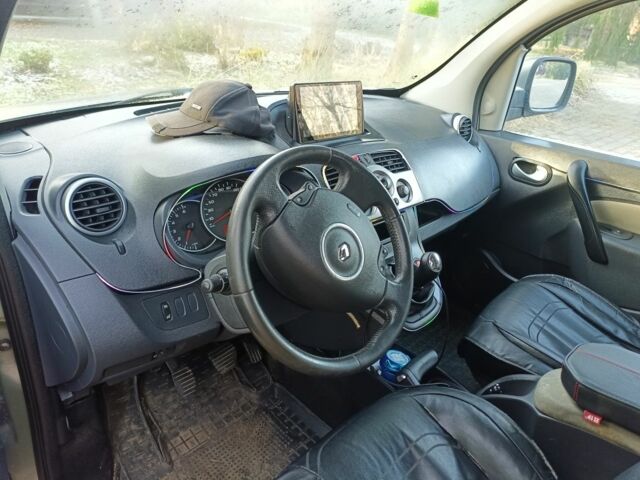 Серый Рено Кенгу, объемом двигателя 1.5 л и пробегом 261 тыс. км за 6500 $, фото 7 на Automoto.ua