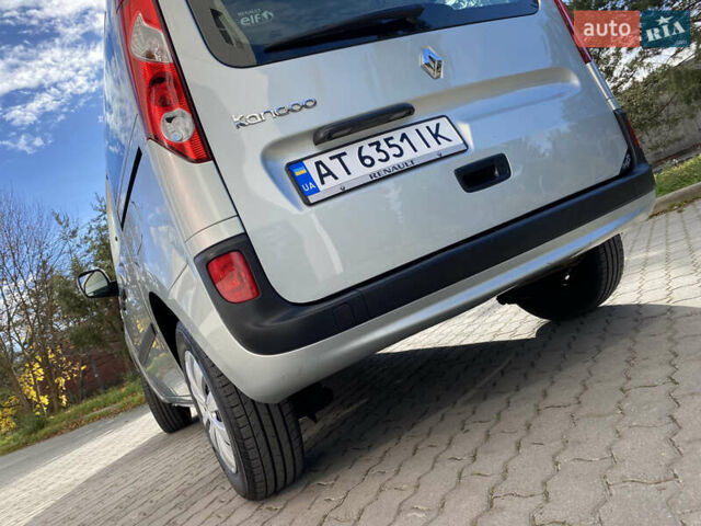 Рено Кєнгу 2011 у Івано-Франківську на Automoto.ua Сірий Рено Кєнгу, об'ємом двигуна 1.46 л та пробігом 250 тис. км за 7999 $, фото 11 на Automoto.ua