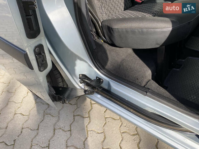 Рено Кєнгу 2011 у Івано-Франківську на Automoto.ua Сірий Рено Кєнгу, об'ємом двигуна 1.46 л та пробігом 250 тис. км за 7999 $, фото 50 на Automoto.ua