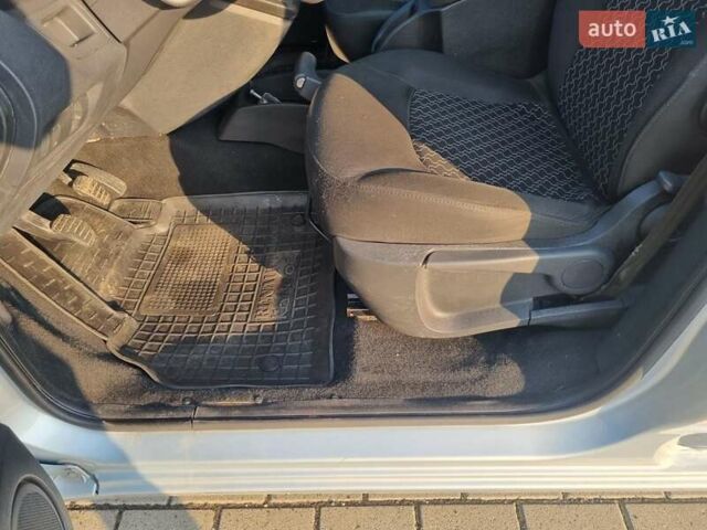 Рено Кенгу 2011 в Луцке на Automoto.ua Серый Рено Кенгу, объемом двигателя 1.46 л и пробегом 190 тыс. км за 7500 $, фото 14 на Automoto.ua