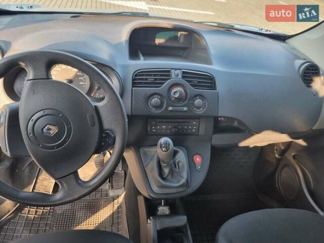 Рено Кенгу 2011 в Луцке на Automoto.ua Серый Рено Кенгу, объемом двигателя 1.46 л и пробегом 190 тыс. км за 7500 $, фото 19 на Automoto.ua
