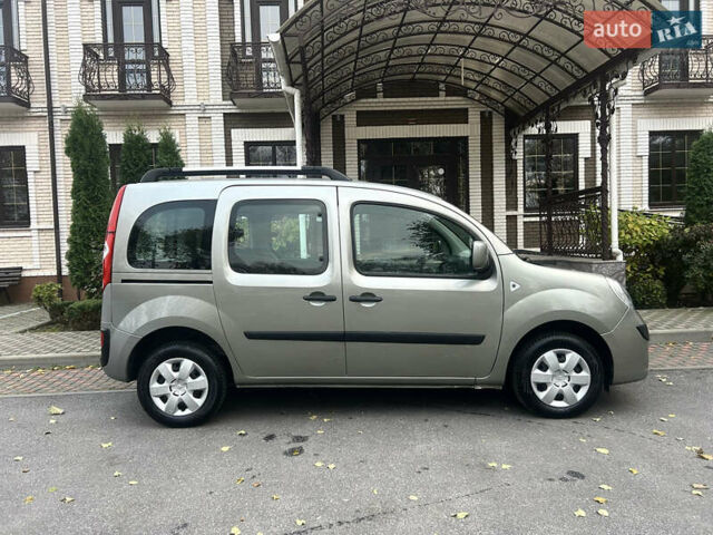 Серый Рено Кенгу, объемом двигателя 1.6 л и пробегом 226 тыс. км за 8099 $, фото 26 на Automoto.ua