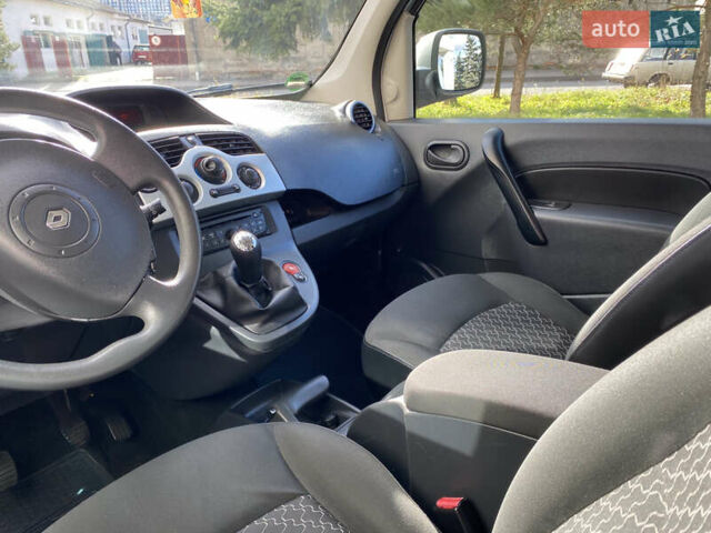 Рено Кєнгу 2011 у Івано-Франківську на Automoto.ua Сірий Рено Кєнгу, об'ємом двигуна 1.46 л та пробігом 250 тис. км за 7999 $, фото 32 на Automoto.ua
