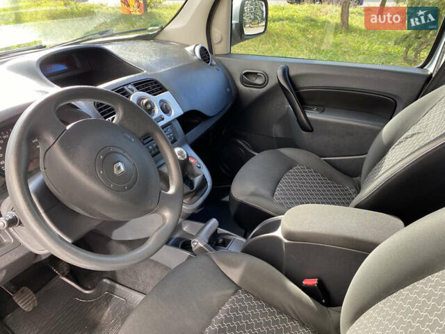 Рено Кєнгу 2011 у Івано-Франківську на Automoto.ua Сірий Рено Кєнгу, об'ємом двигуна 1.46 л та пробігом 250 тис. км за 7999 $, фото 40 на Automoto.ua